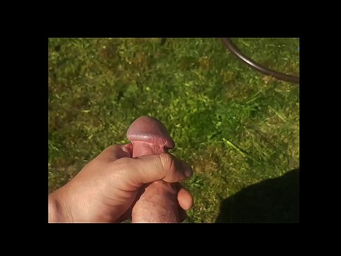 ❤️ Vroča lepotica dobi svojo rožnato pičko, ki jo jebe, in se zraven cmeri s curkom na poletnem vrtu ️❌ Porno vk na porno sl.com-porn-zog.ru ❌️❤
